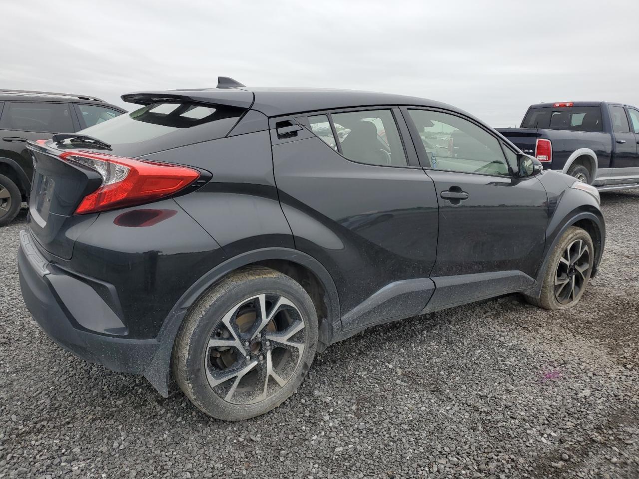 TOYOTA C-HR XLE 2020