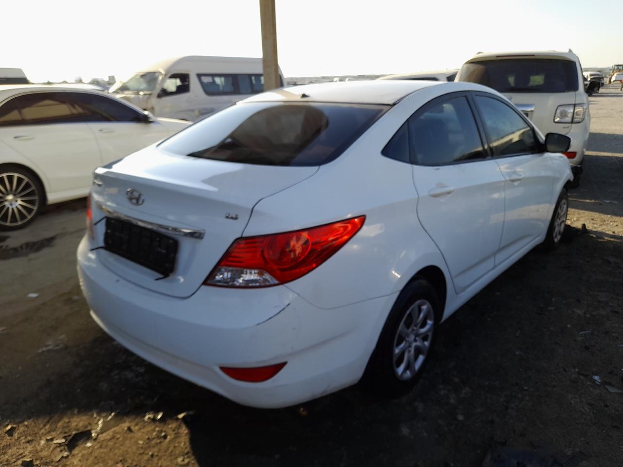 HYUNDAI ACCENT  2015