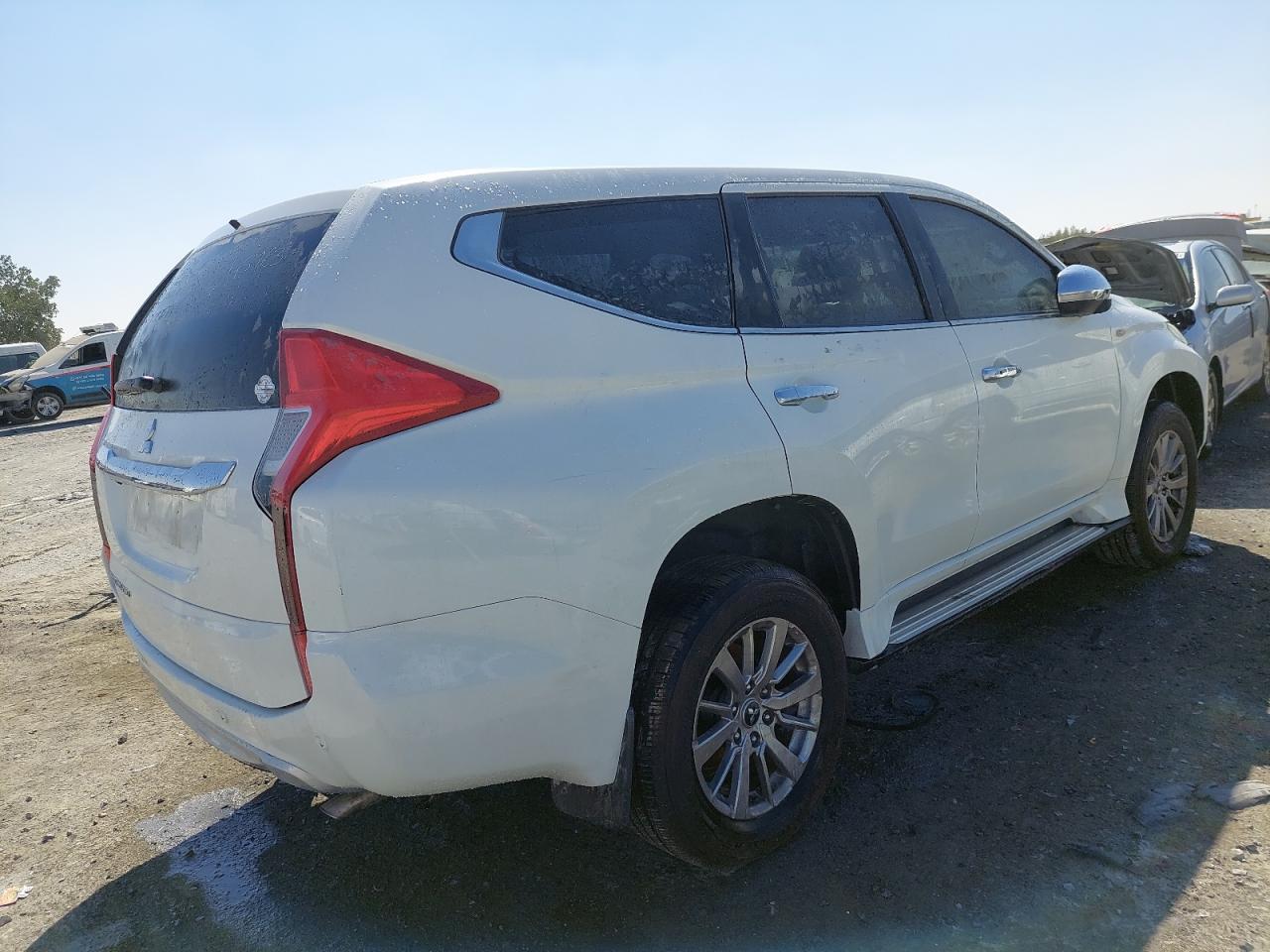 MITSUBISHI MONTERO  2019