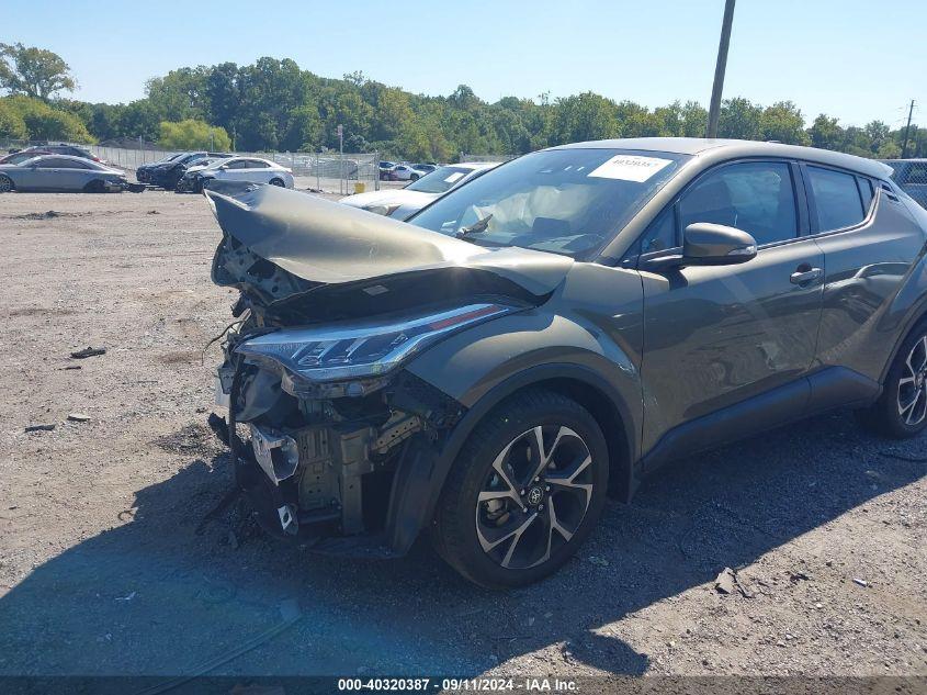 TOYOTA C-HR XLE 2021