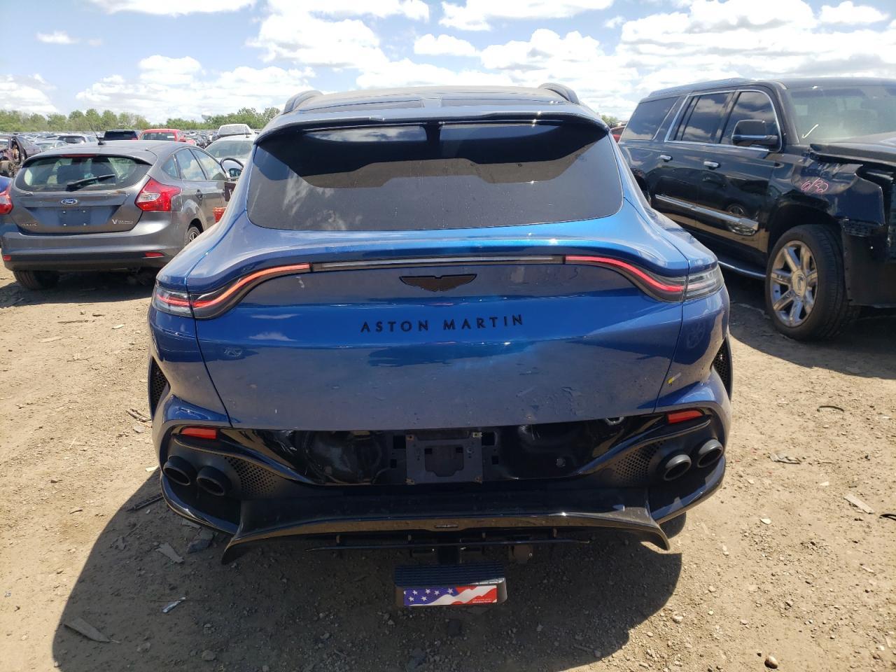 ASTON MARTIN DBX 707  2023