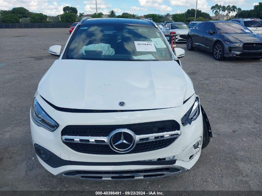 MERCEDES-BENZ GLA 250  2023