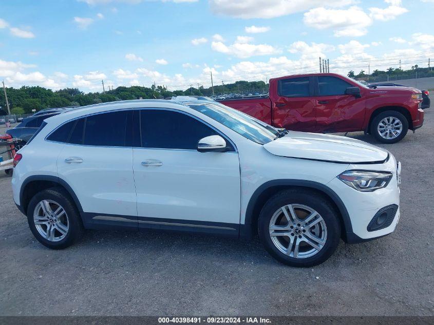 MERCEDES-BENZ GLA 250  2023