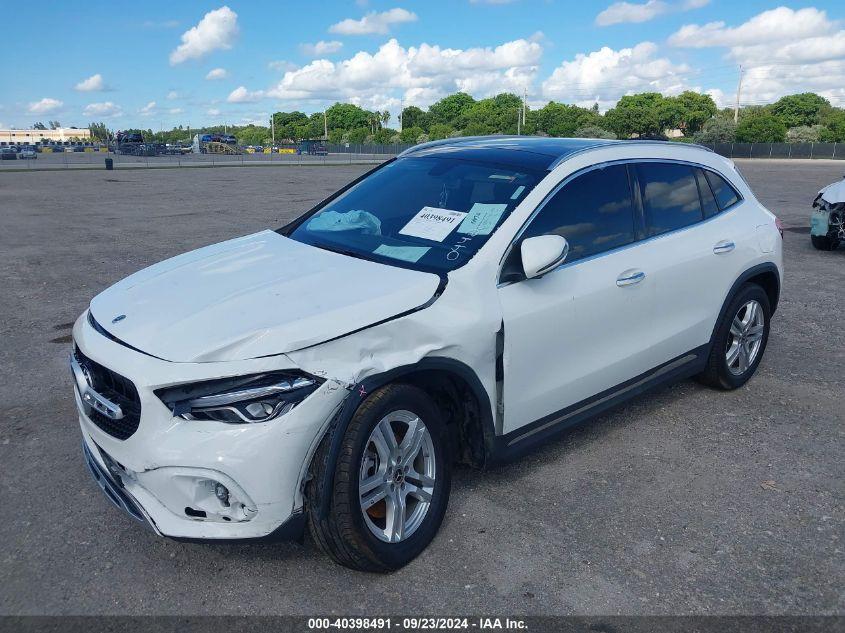 MERCEDES-BENZ GLA 250  2023