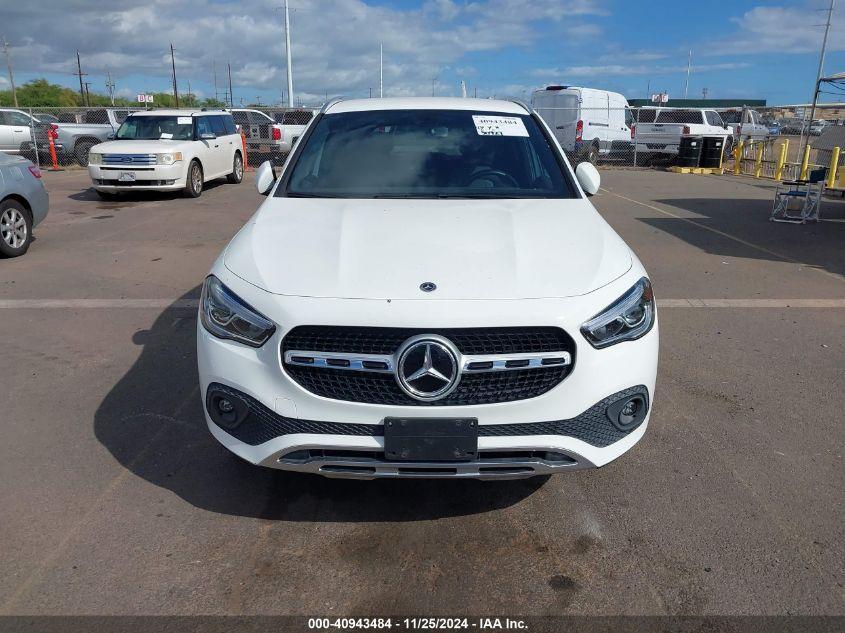 MERCEDES-BENZ GLA 250  2023