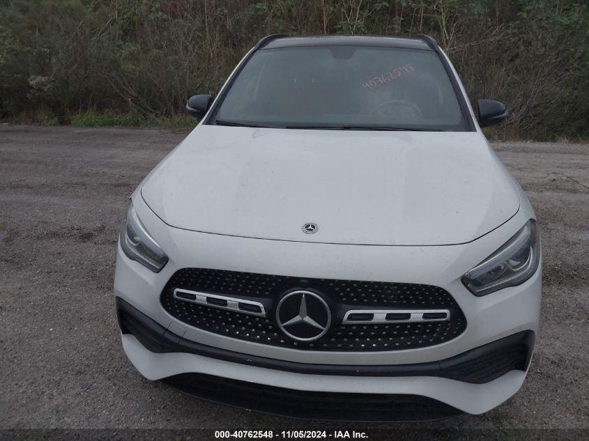 MERCEDES-BENZ GLA 250  2023