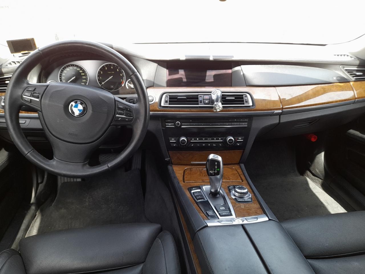 BMW 750 I  2012