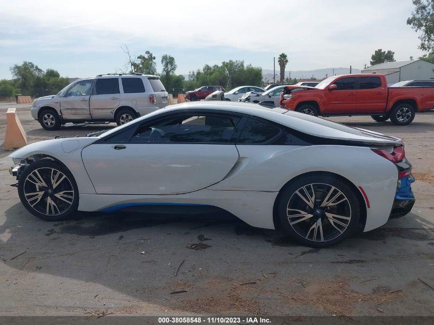 BMW I8   2016