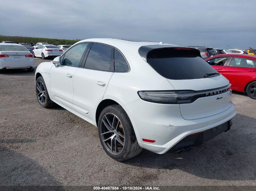 PORSCHE MACAN T 2024