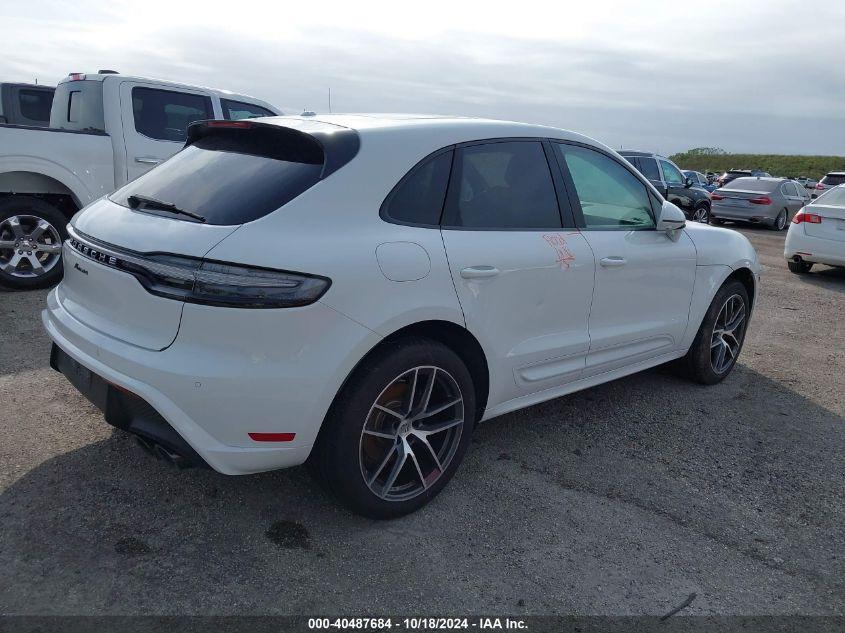 PORSCHE MACAN T 2024