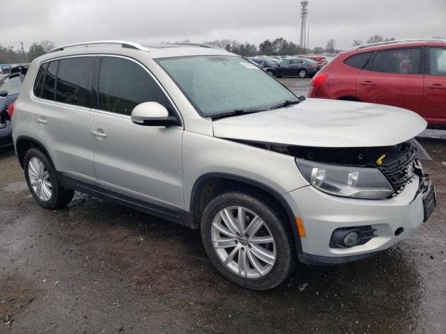 VOLKSWAGEN TIGUAN S 2014