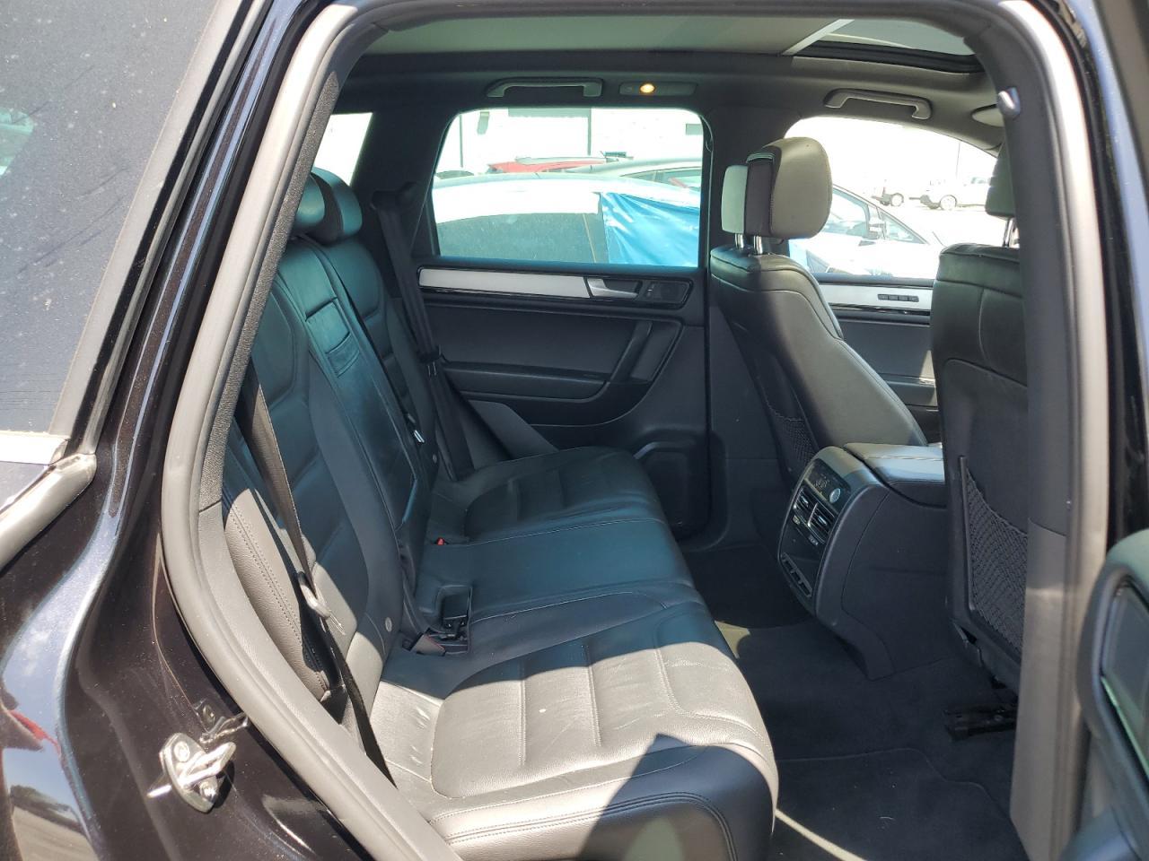 VOLKSWAGEN TOUAREG V6 2014