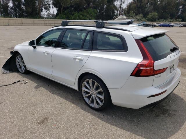 VOLVO V60 T5 MOM 2020