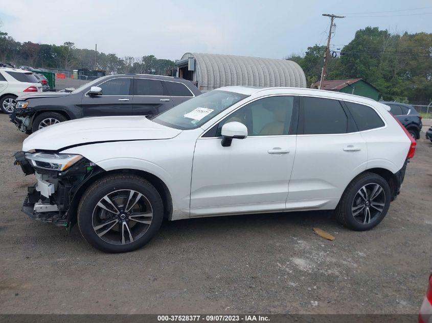 VOLVO XC60 MOMENTUM 2020