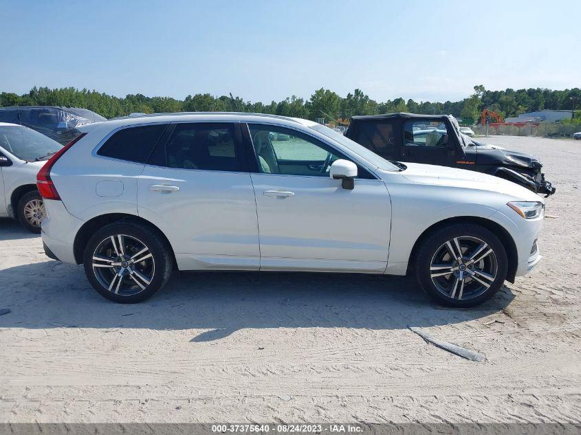 VOLVO XC60 MOMENTUM 2021