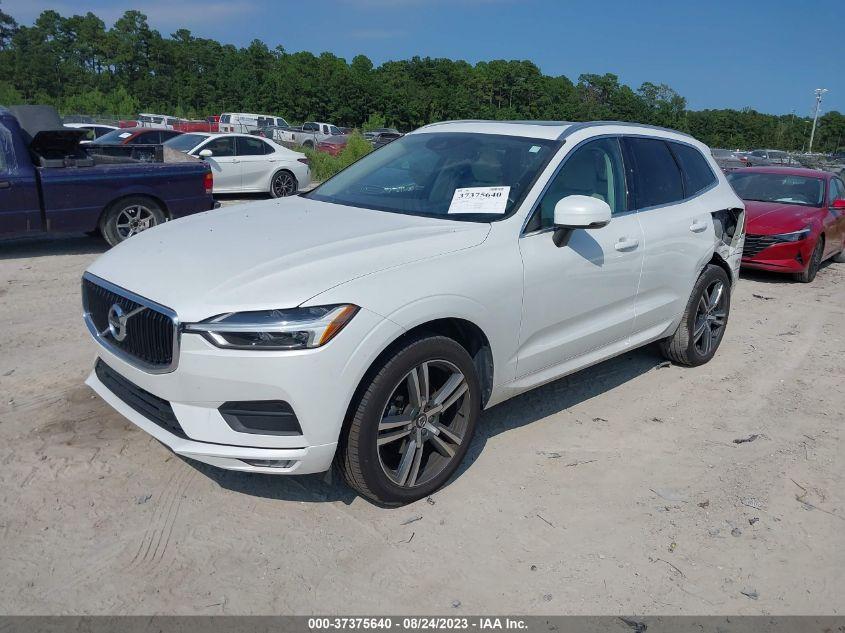 VOLVO XC60 MOMENTUM 2021