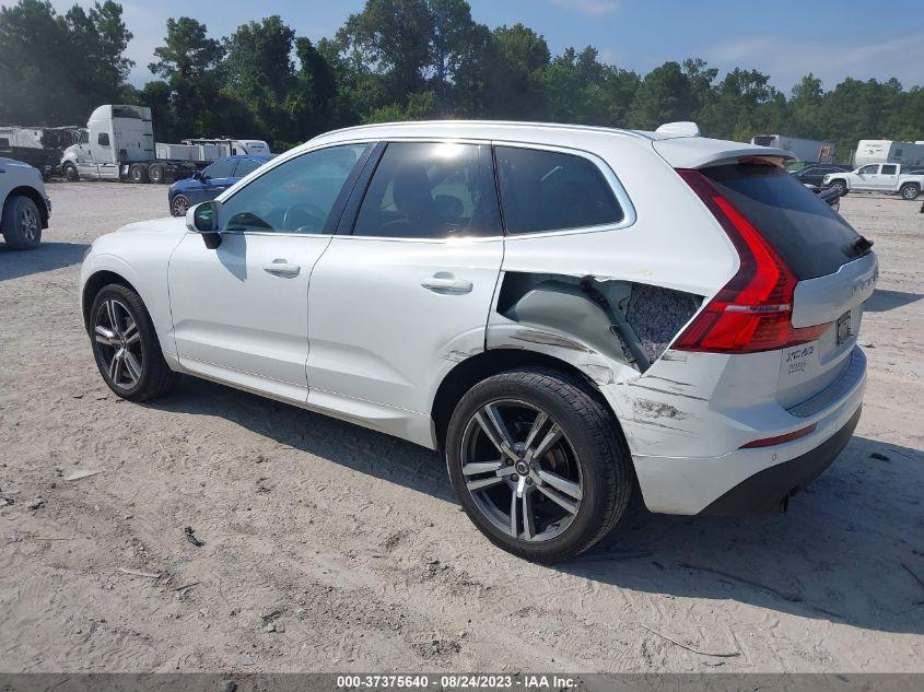 VOLVO XC60 MOMENTUM 2021