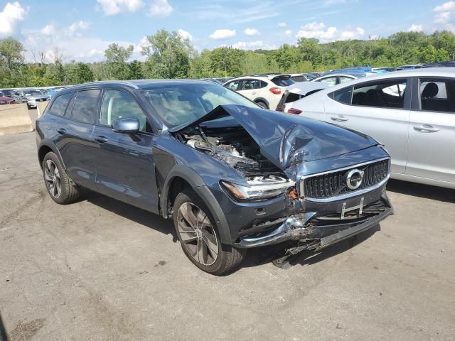 VOLVO V60 CROSS 2020