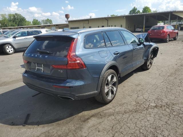 VOLVO V60 CROSS 2020