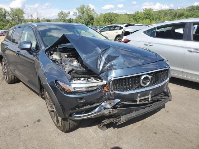 VOLVO V60 CROSS 2020