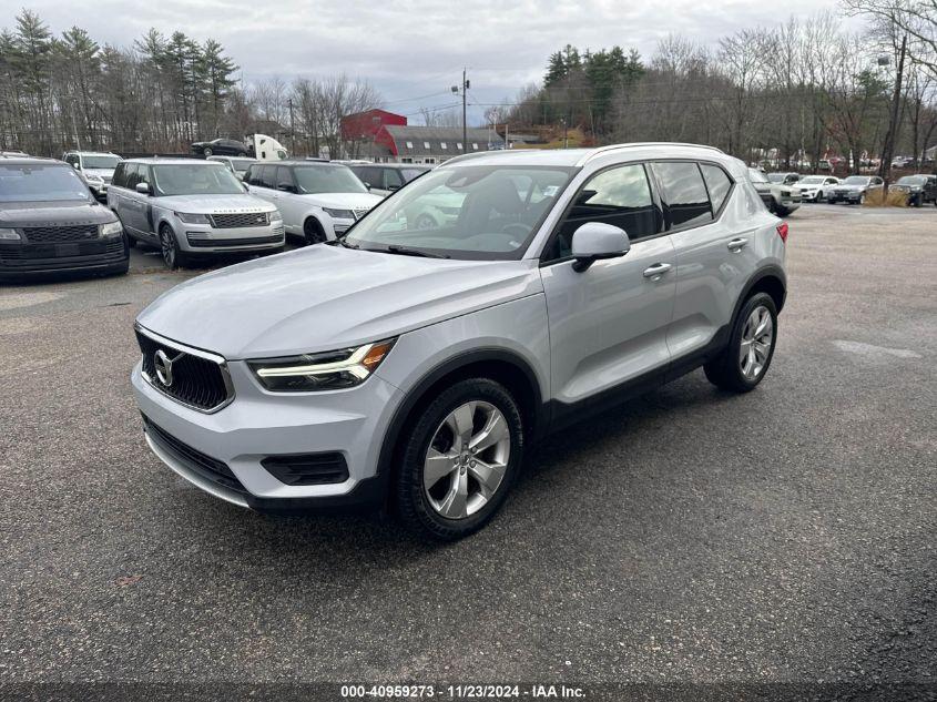 VOLVO XC40 T5 MOMENTUM 2020