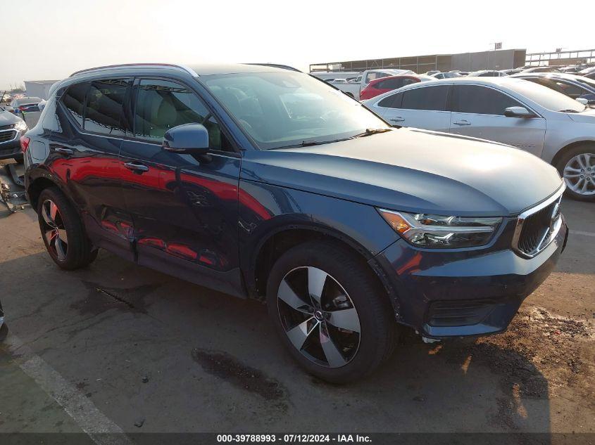 VOLVO XC40 T5 MOMENTUM 2022