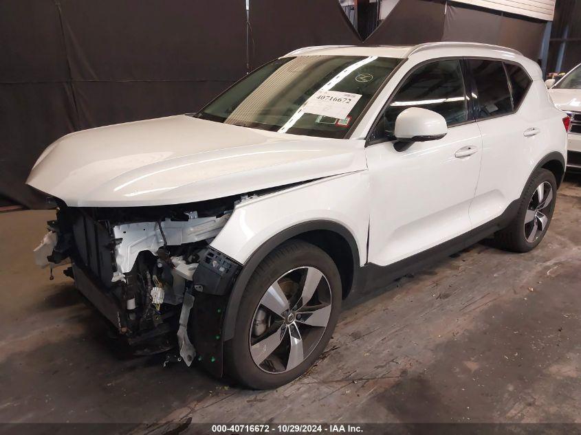 VOLVO XC40 T5 MOMENTUM 2021