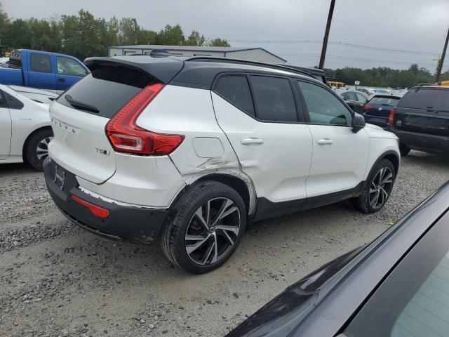 VOLVO XC40 T5 R- 2021