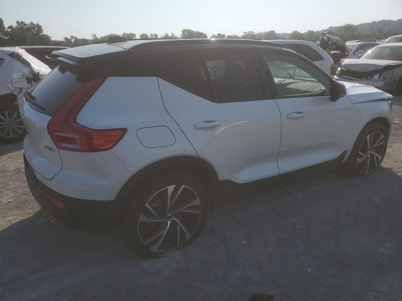 VOLVO XC40 T5 R- T5 R- 2022