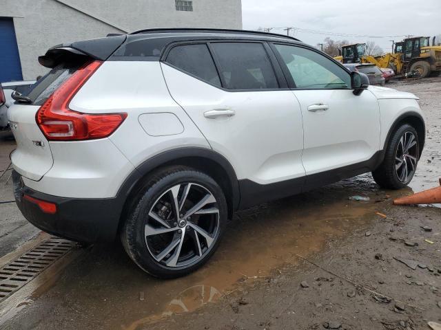 VOLVO XC40 T5 R- 2022