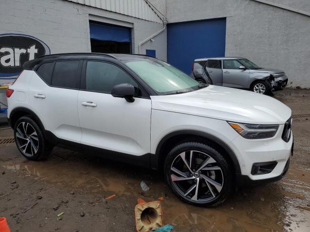 VOLVO XC40 T5 R- 2022