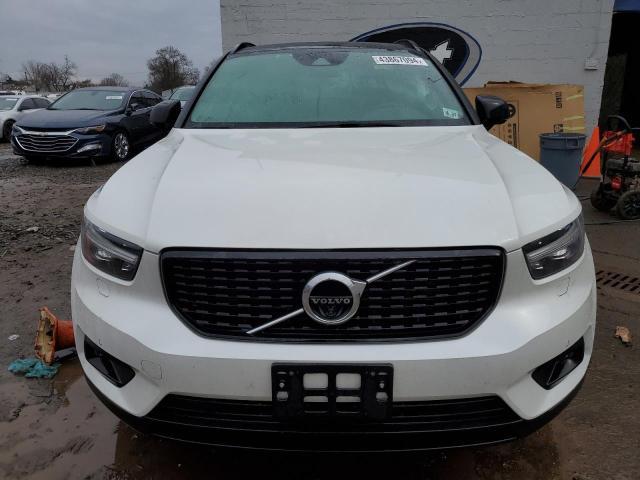 VOLVO XC40 T5 R- 2022