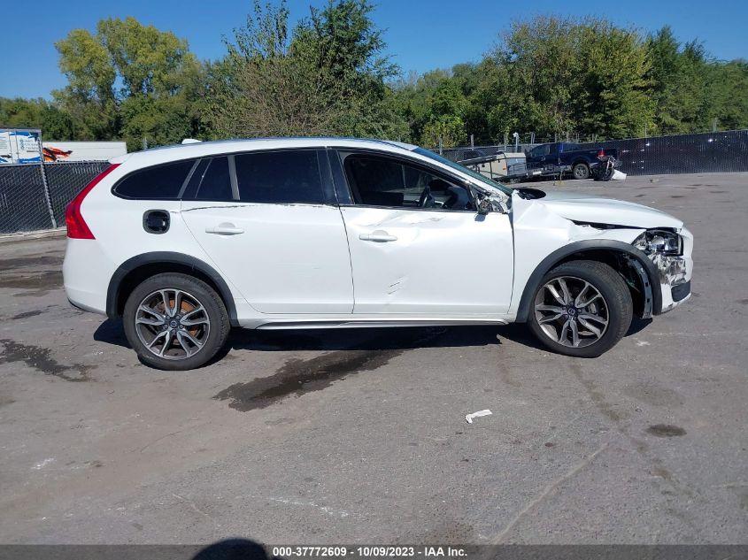 VOLVO V60 CROSS COUNTRY   2018