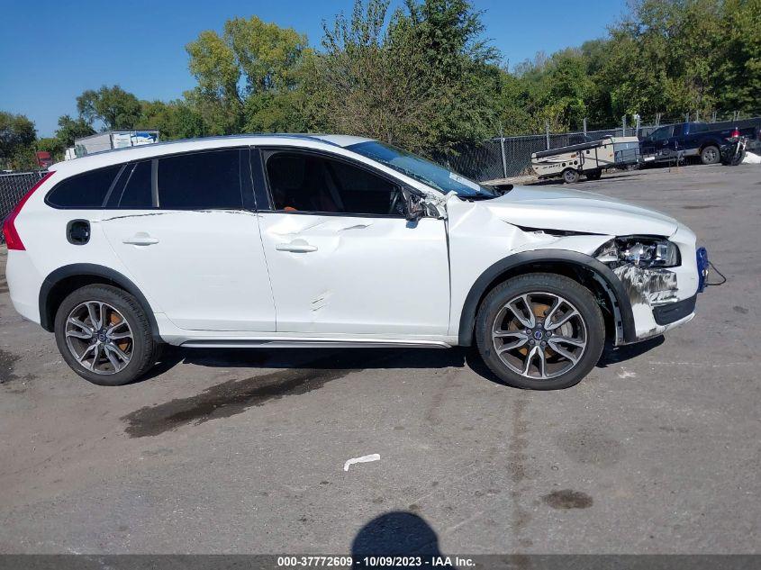 VOLVO V60 CROSS COUNTRY   2018