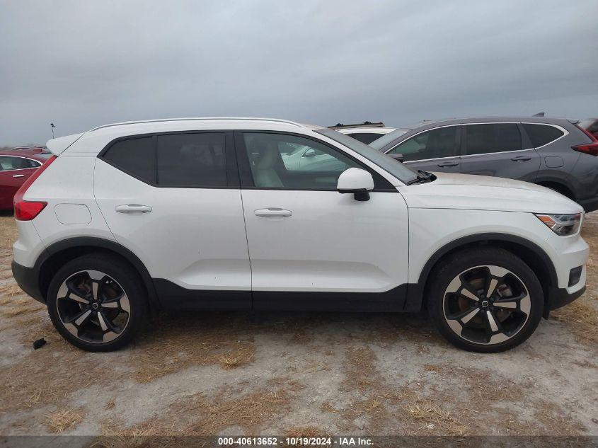 VOLVO XC40 T4 MOMENTUM 2021