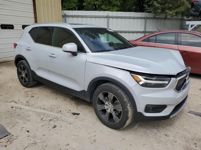 VOLVO XC40 T4 IN 2021