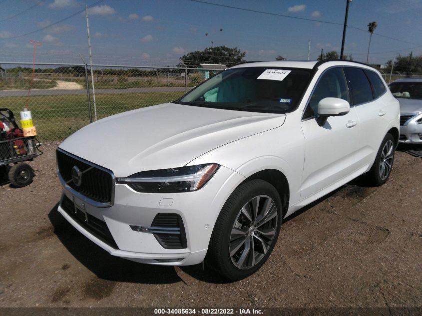 VOLVO XC60 MOMENTUM 2022