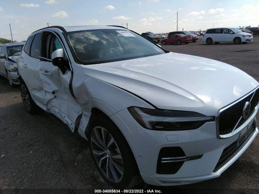 VOLVO XC60 MOMENTUM 2022