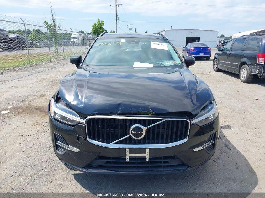 VOLVO XC60 B5 MOMENTUM 2022