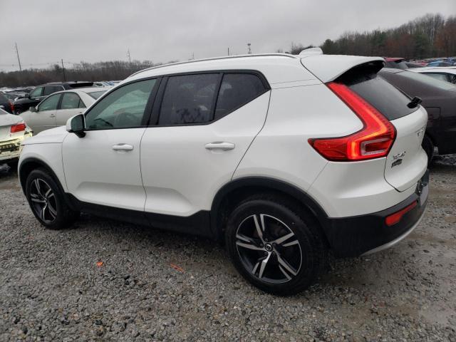 VOLVO XC40 CORE  2023