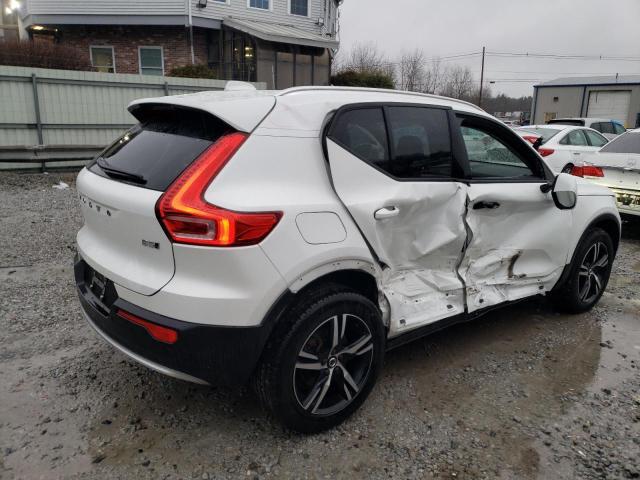 VOLVO XC40 CORE  2023