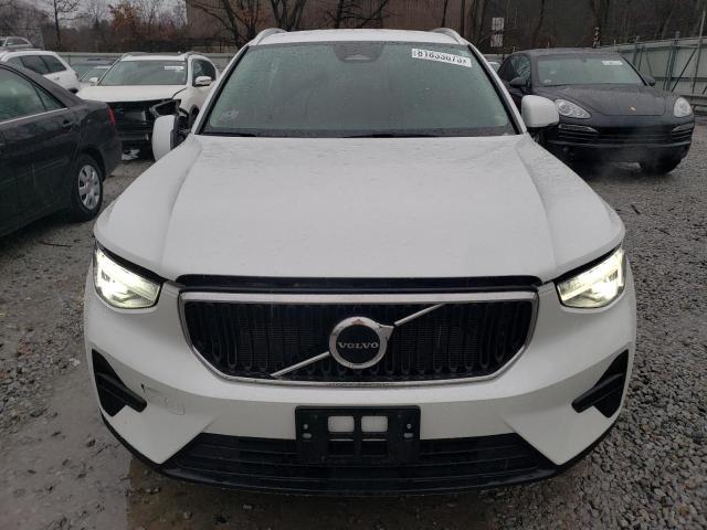 VOLVO XC40 CORE  2023