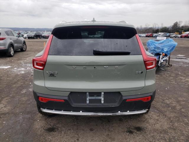 VOLVO XC40 CORE  2023