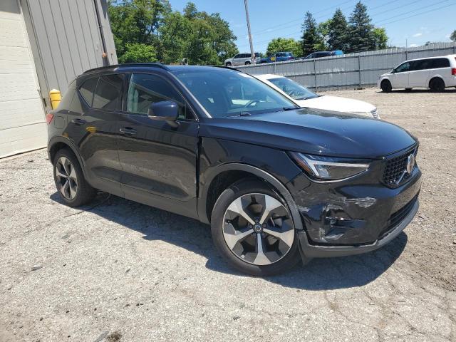 VOLVO XC40 PLUS  2023