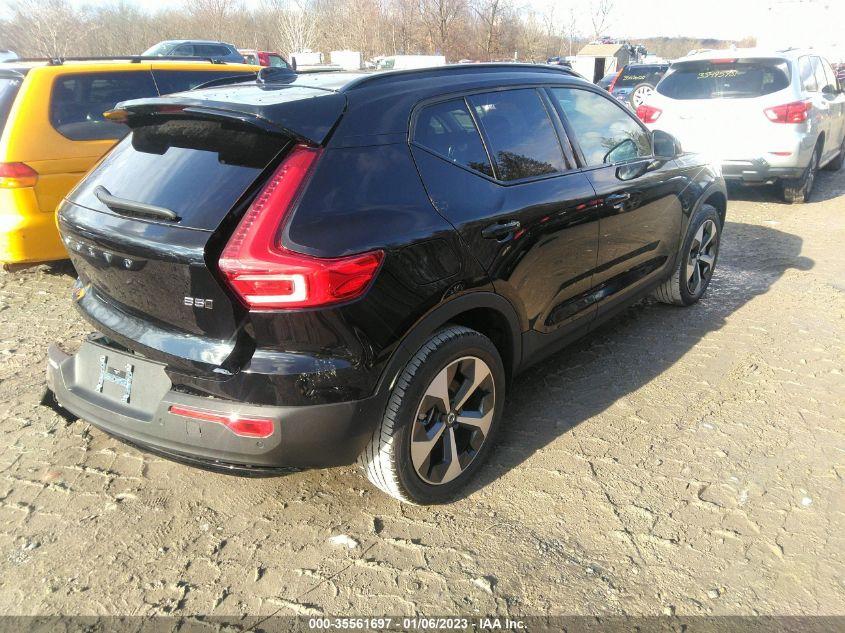 VOLVO XC40 ULTIMATE DARK THEME 2023